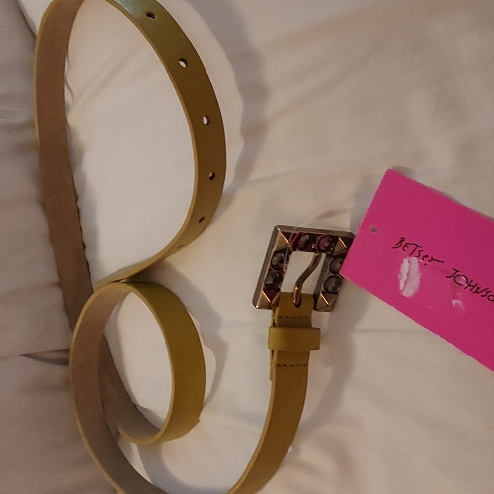 Nwt Betsy Johnson XL Belt 44 inches long rhinestones on belt buckle